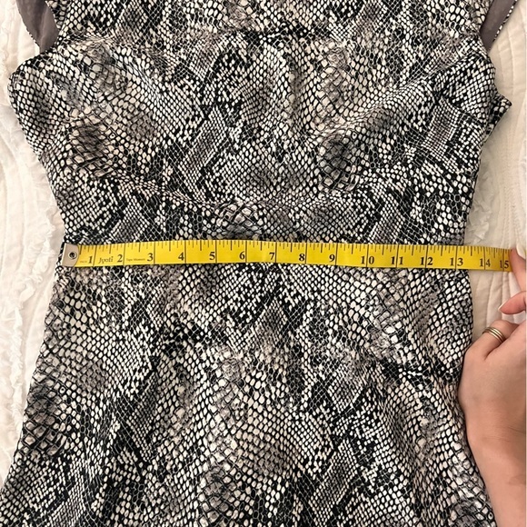 ARITZIA BABATON Hamptons Mini Dress‎ Snake Print Size 6 - Picture 13 of 13